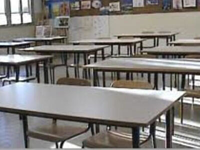 Immagine: 20141003banchiscuola1140