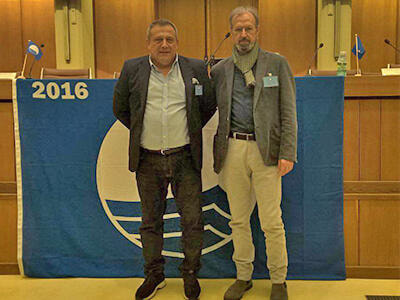 Immagine: bandierablu2016941