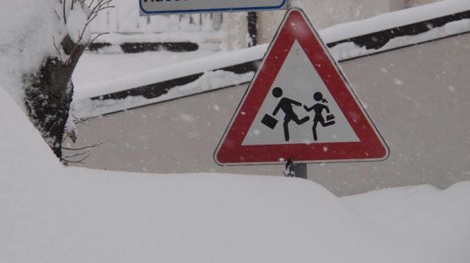 Immagine: scuole-chiuse-a-causa-della-neve833